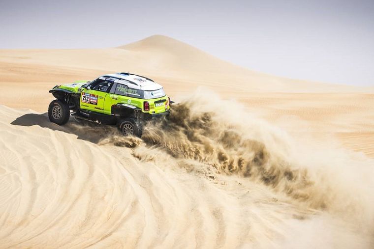 Sebastián Halpern domando las dunas árabes. Foto: @dakar