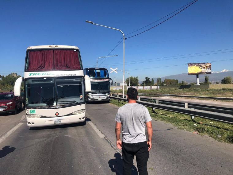 La movilización se lleva a cabo en dirección de sur a norte Foto: Mdz