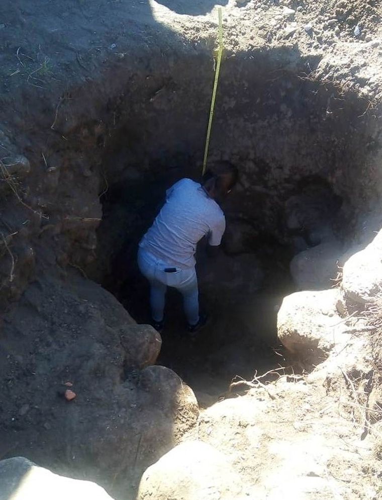 El hombre necesitaba cavar un hueco para una fosa de 3 metros