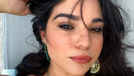 Galilea López Morillo despide el verano con un coqueto traje de baño multicolor.