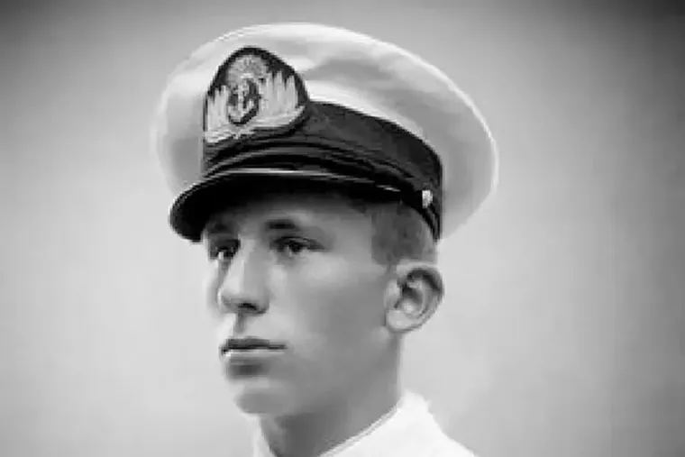 A principios de 1936, después de cumplir 14 años, ingresó a la Escuela Naval Militar Río Santiago a pesar de la oposición inicial de su padre A principios de 1936, después de cumplir 14 años, ingresó a la Escuela Naval Militar Río Santiago a pesar de la oposición inicial de su padre