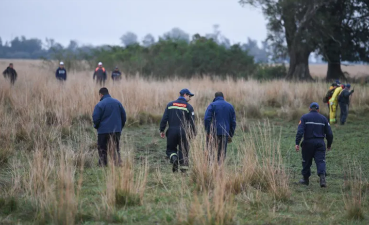 Hallaron una remera con manchas de sangre y otros elementos en la zona del naranjal Foto: gentileza