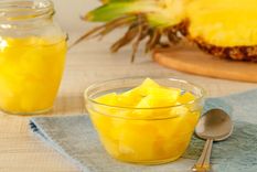 Piña en almíbar casera: receta con pocos ingredientes. Piña en almíbar casera: receta con pocos ingredientes.