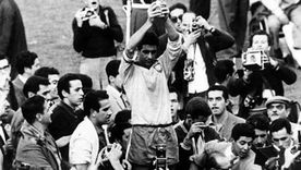 La imagen muestra un viajero en pleno Mundial de Chile 1962.