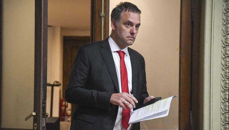 Manuel Adorni adelantó este domingo que el Gobierno publicará una lista con la deuda que le dejó Alberto en pauta oficial Foto: Télam