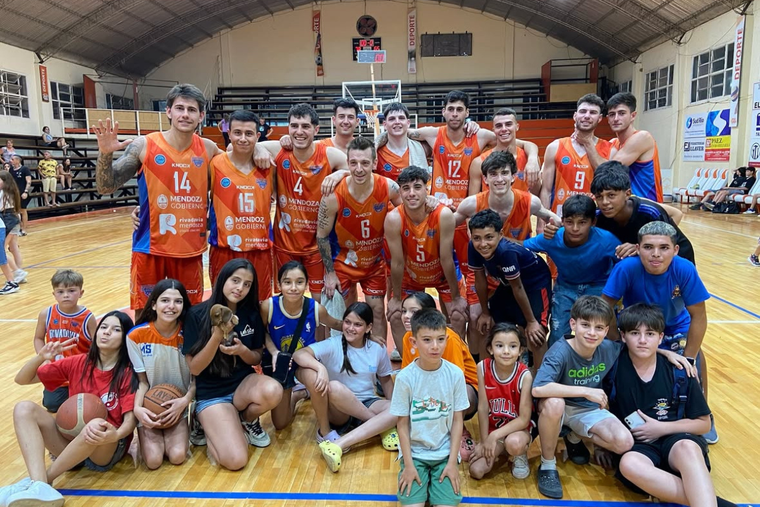 Rivadavia venció a Macabi en la semifinal de ida. Foto: Prensa Rivadavia