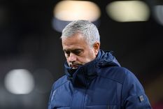 el tottenham perdio y mourinho exploto de bronca