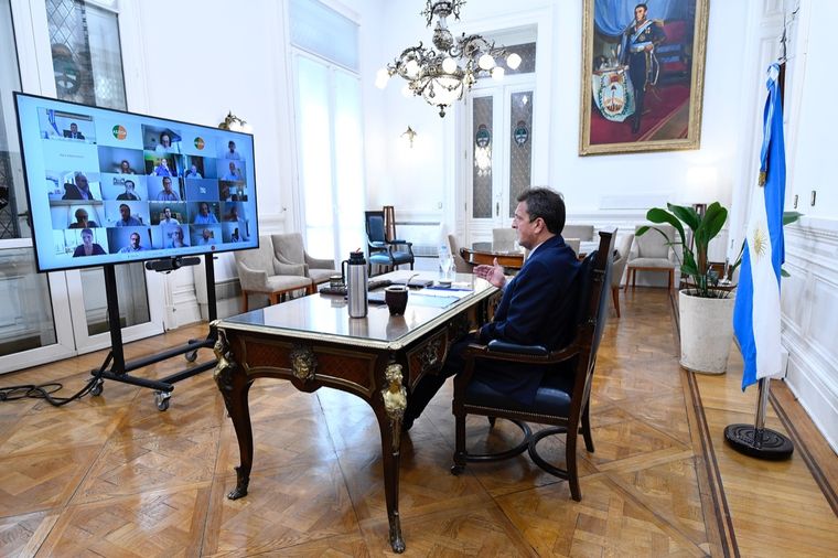 Massa en la charla con Ceos de empresas norteamericanas reunidos por el Council de las Américas. Foto: Prensa Cámara de Diputados