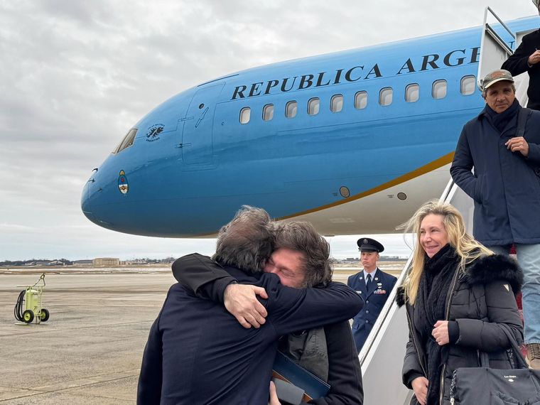 Javier Milei y su comitiva arribaron este sábado a Estados Unidos Foto: Presidencia
