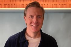 Patrick Charnley despertó de un coma con una lesión cerebral que cambió su perspectiva de la vida.