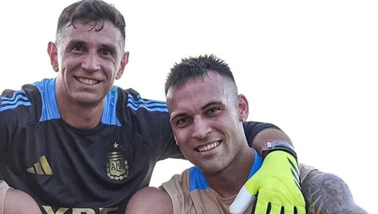 Dibu y Lautaro Martínez fueron nominados al Balón de Oro. Foto: Captura