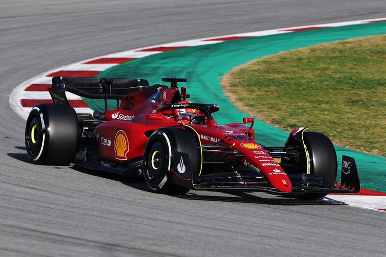 El auto de Leclerc en acción. Foto: @ScuderiaFerrari