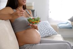 Una alimentación balanceada es clave para un embarazo saludable y te contamos cómo lograrlo Foto: Shutterstock