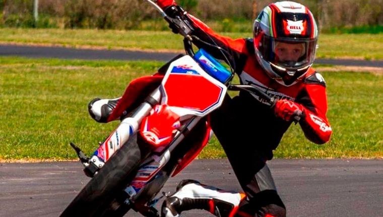 Lorenzo Somaschini salió despedido de su moto a la salida de la curva Pinheirinho, en el circuito brasileño de Interlagos. Iba a 40km/h, dijo su instructor. Foto: @lolosomaspro