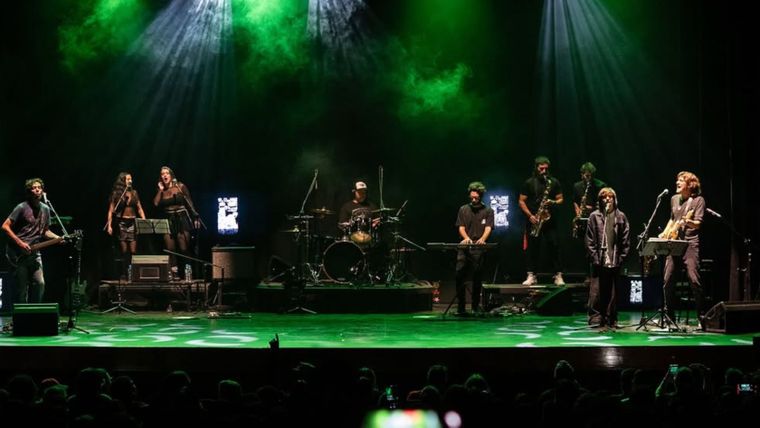 El show se hace presente este viernes con Barbazul. Foto: Instagram / @barbazul.mza / @agfotografia89. 