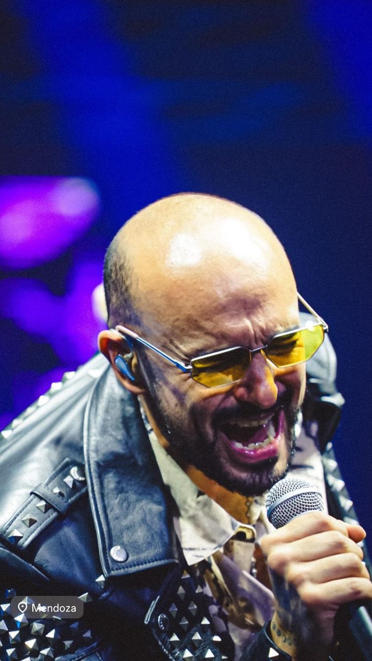 Abel Pintos se presentó este viernes en Mendoza ante un colmado Arena Maipú. Abel Pintos se presentó este viernes en Mendoza ante un colmado Arena Maipú.