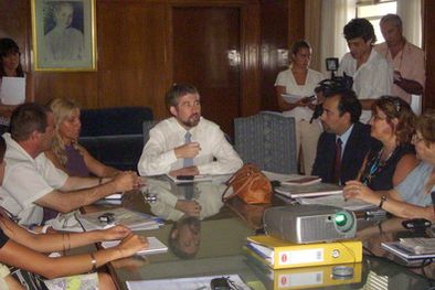 MDZol | El minsitro en el salón Eva Perón, junto a representantes de salud de distintos departamentos. Foto: MDZ