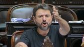 El diputado Juan Grabois protagonizó un tenso momento en el comienzo de la sesión El diputado Juan Grabois protagonizó un tenso momento en el comienzo de la sesión