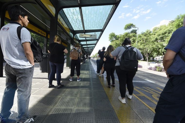 Cientos de pasajeros se verían afectados por la medida de fuerza Foto: Juan Mateo Aberastain Zubimendi