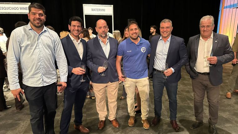 Carlos González, Mariano Buenanueva, Alfredo Dantiacq, Javier Beltrami, Diego Costarelli y Héctor Truviano. Carlos González, Mariano Buenanueva, Alfredo Dantiacq, Javier Beltrami, Diego Costarelli y Héctor Truviano.