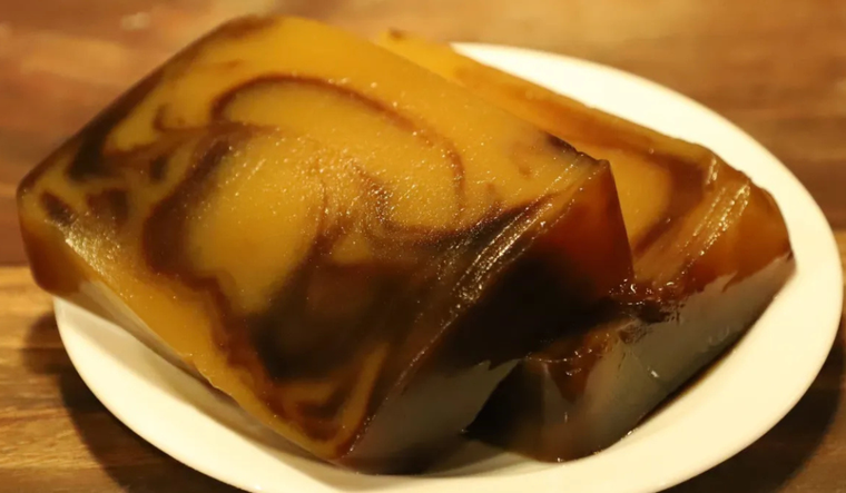 Un secreto de la receta de dulce de batata con chocolate: agregar unas gotas de limón ayuda a realzar el sabor y conservar mejor el color. Un secreto de la receta de dulce de batata con chocolate: agregar unas gotas de limón ayuda a realzar el sabor y conservar mejor el color.