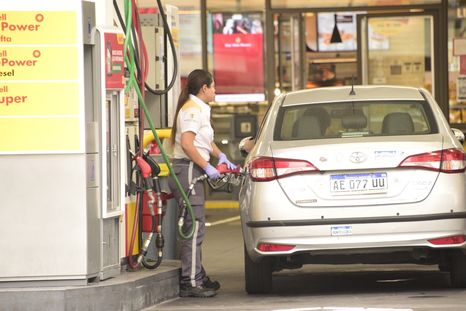 Los conductores misioneros buscan cruzar la frontera para ahorrar hasta 30% del precio en el surtidor. Los conductores misioneros buscan cruzar la frontera para ahorrar hasta 30% del precio en el surtidor.