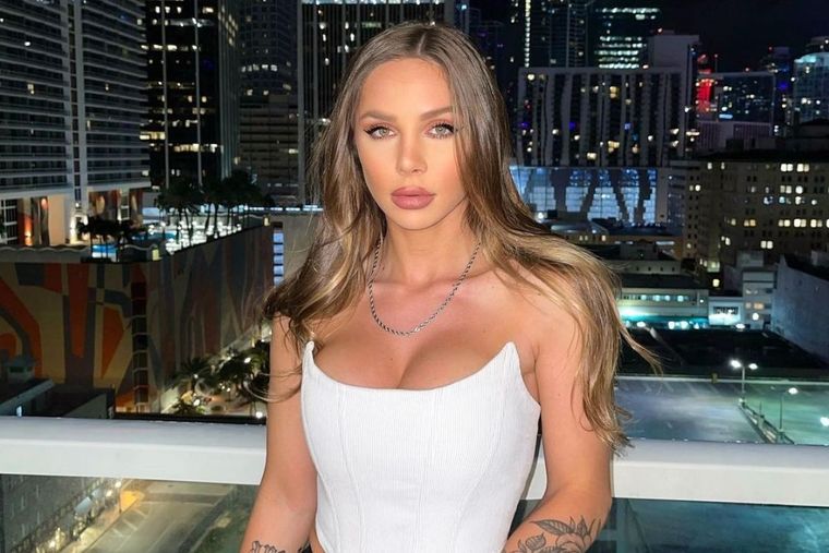 Romina Malaspina lleva un escote abierto que te dejará sin palabras Romina Malaspina es una popular influencer en redes sociales. Foto: Instagram