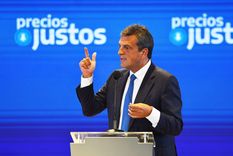 El especialista económico Carlos Burgueño, aseguró que si Sergio Massa acepta un aumento de salarios mayor al 60% anual, su estrategia se descalabra. Foto: Telam