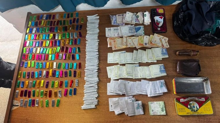 El operativo en Guaymallén fue coordinado por el CEO y terminó con un aprehendido y el secuestro de cocaína, cannabis y dinero en efectivo.