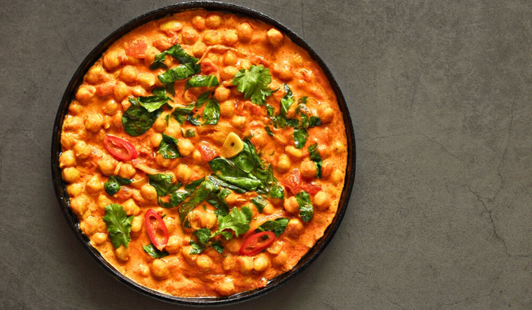Receta saludable de espinacas con garbanzos Foto: Shutterstock
