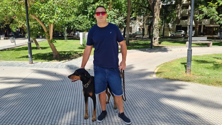 Gabriel y su fiel compañero Fedor. Gabriel y su fiel compañero Fedor.