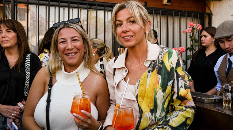 Julieta Lioy y Agustina Martín. Julieta Lioy y Agustina Martín.
