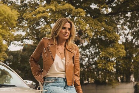 Cambia tu look de pantalones wide leg y camiseta blanca con la propuesta de Flavia Palmiero Foto: Instagram