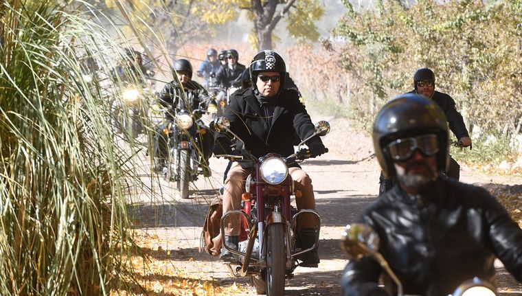 El Distinguished Gentleman’s Ride transformó las calles en una postal de motos clásicas y trajes elegantes. El Distinguished Gentleman’s Ride transformó las calles en una postal de motos clásicas y trajes elegantes.
