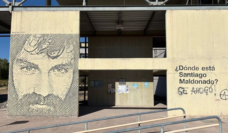 El mural de Santiago Maldonado en la UNCuyo.