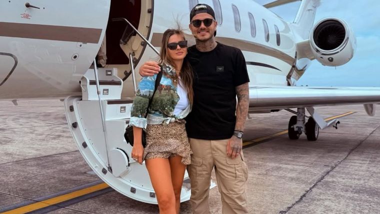 La feliz pareja ya preparó las valijas. Foto: Instagram/ @mauroicardi.
