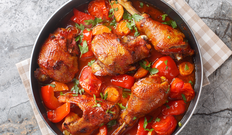 Aunque naci&oacute; en Arag&oacute;n, la receta se extendi&oacute; r&aacute;pidamente por Navarra, La Rioja y el Pa&iacute;s Vasco, adapt&aacute;ndose a los ingredientes locales y convirti&eacute;ndose en un cl&aacute;sico de toda Espa&ntilde;a.