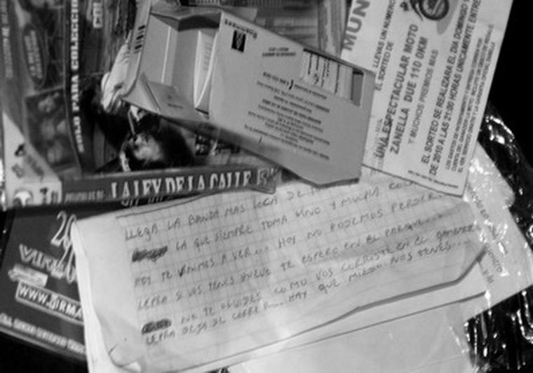 El piso del auto de Aguilera, captado por MDZ tras su huída.