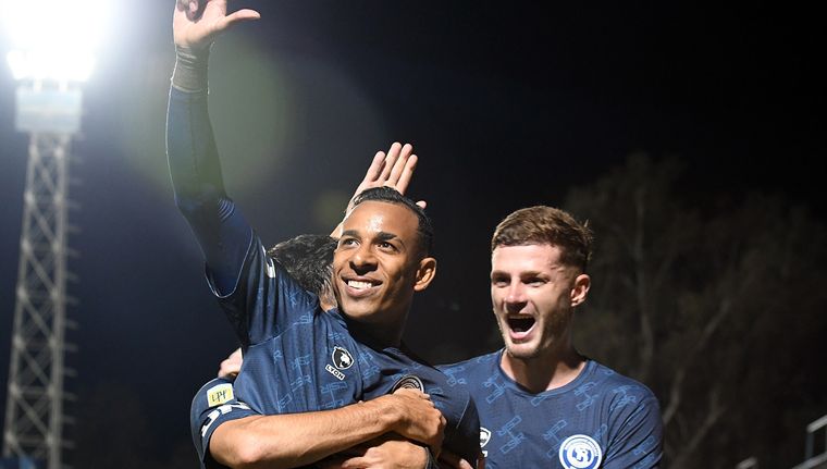 Sebastián Villa, el dilema del mercado de pases.