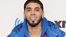 Anuel AA lanzó un nuevo sencillo llamado Más rica que ayer.