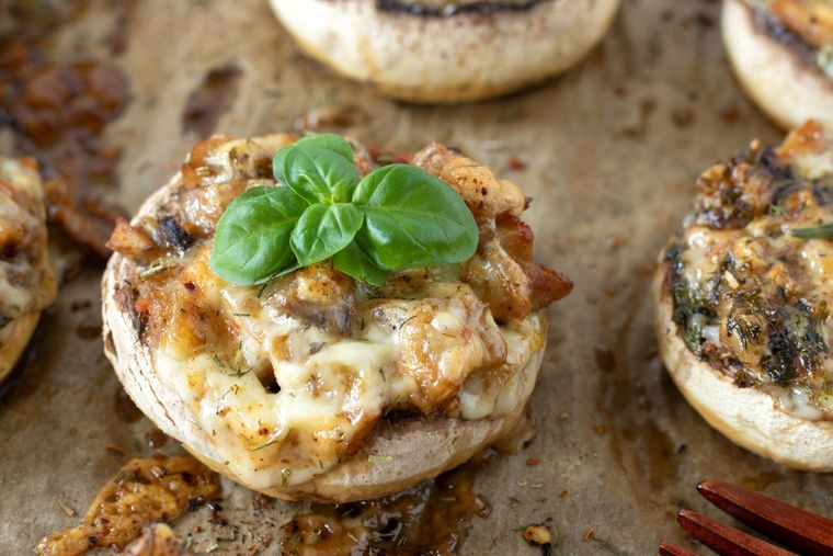 Son una entrada clásica en reuniones, cenas festivas y celebraciones por su elegancia y sabor. Con esta receta obtendrás un aperitivo sin igual. Son una entrada clásica en reuniones, cenas festivas y celebraciones por su elegancia y sabor. Con esta receta obtendrás un aperitivo sin igual.