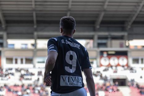 El delantero argentino anunció su retiro El delantero argentino anunció su retiro