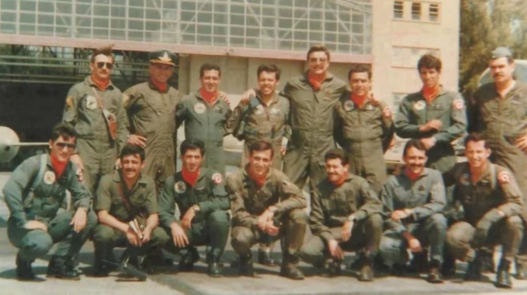 Los miembros de la Fuerza Aérea Peruana que pilotearon los aviones hasta Argentina Foto: X