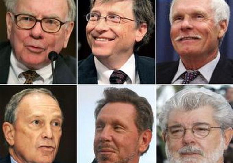 Warren Buffet, Bill Gates y Ted Turner. En la parte inferior Michael Bloomberg, Larry Ellison y George Lucas.