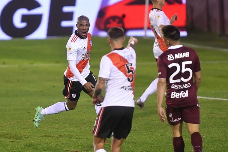 De La Cruz hizo dos de los tres tantos Millonarios. Foto: Télam