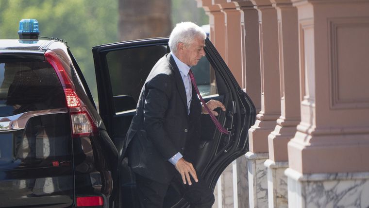 Mariano Cuneo Libarona, ministro de Justicia, entrando a Casa Rosada