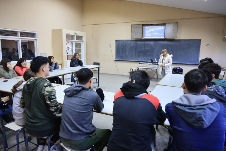 Cómo será el proceso para el ingreso a la Jerarquía Directiva en educación para Jóvenes y Adultos. &nbsp;