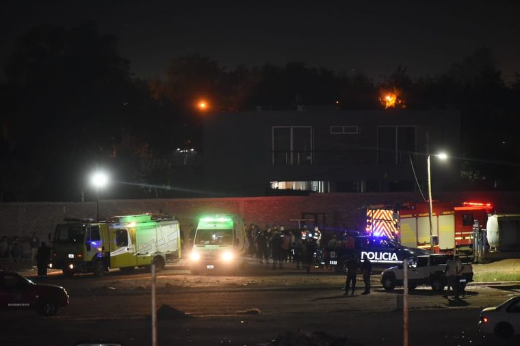 El trabajo de las fuerzas en el lugar en el que ocurrió el fatal accidente Foto: Maximiliano Ríos/MDZ