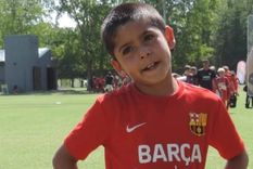 es de las catitas, tiene 7 anos y la posibilidad de ir a entrenar en el barcelona