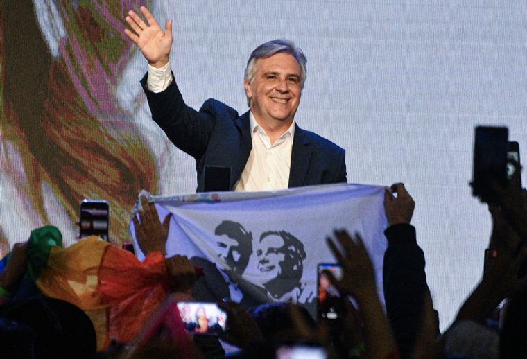 Martín Llaryora confirmó que apoyará al Gobierno de Javier Milei y señaló que no hay que poner piedras en la gobernabilidad Foto: Télam